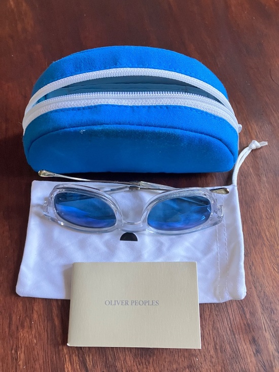 OLIVER PEOPLES CABRILLO SUNGLASSES CLEAR W/BLUE POLARIZED LENSES. EXC. CONDITION main image 9